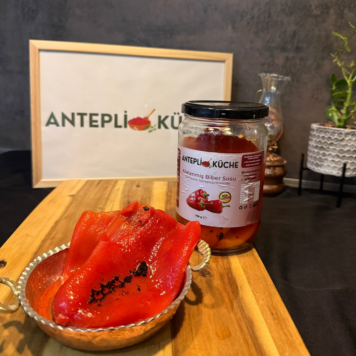 Közlenmiş Sivri Biber Sosu 750gr